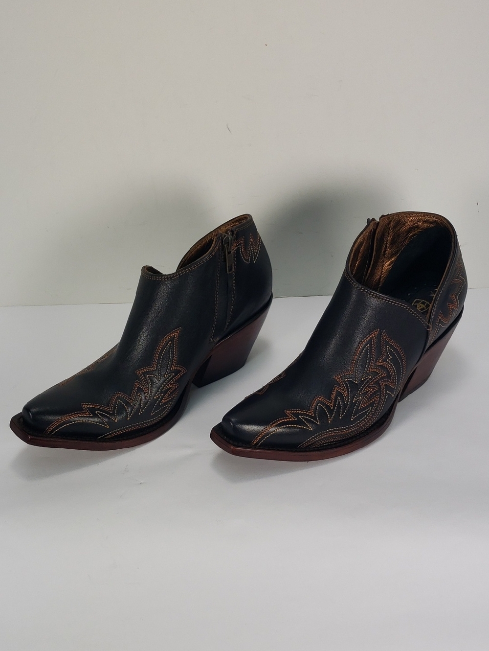 ARIAT JOLENE BLACK LEATHER SIDE ZIP WESTERN BOOTIE ANKLE BOOTS WOMEN'S 7 B MINT